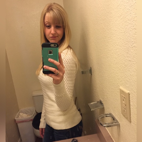 American Eagle - White Cable Knit Sweater - Size XS - Picture 9 of 9